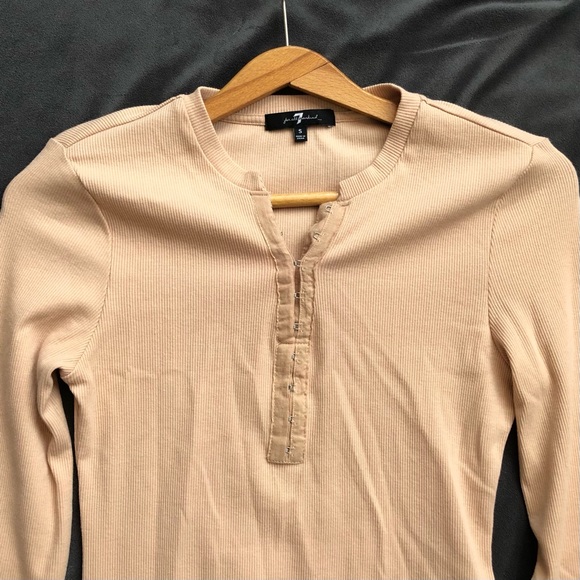 NWT 7 For All Mankind Long Sleeved Beige Ribbed Top - Size S - Picture 2 of 6
